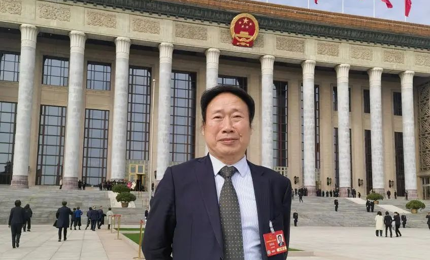 世界杯官网全国人大代表吴焕淦履职全国“两会” 传递“上中医声音”！