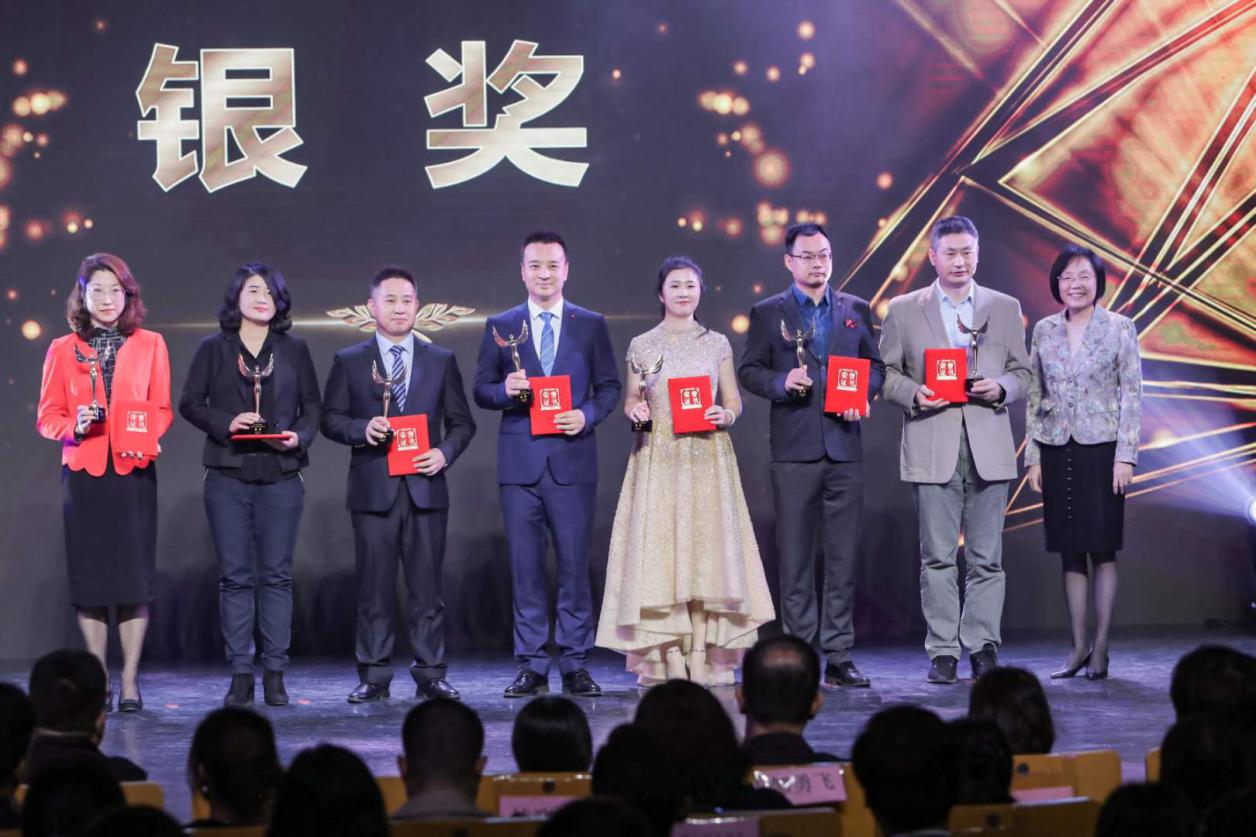 微电影《逆风而行·为爱而战》喜获银奖 快来点击观看