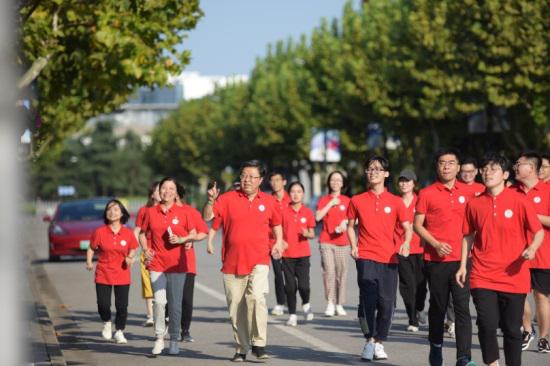 中药研究所举办“迎国庆，学‘四史’，庆所庆”师生健康跑活动